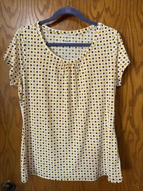 Worthington Yellow and White Geometric Short Sleeve Scoop Top